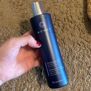 NEW sealed Monat smoothing shampoo